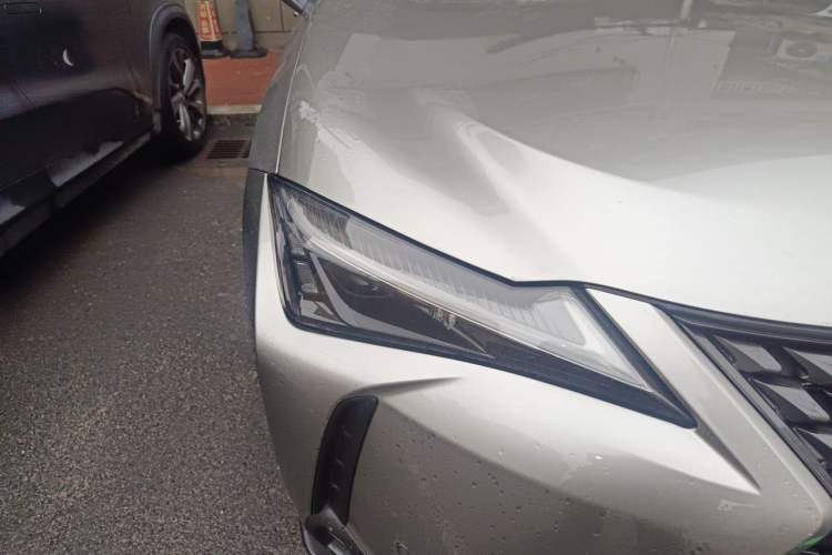 Used Lexus UX 2022 260h Explore-Edition Right Front Headlight