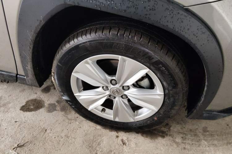 Used Lexus UX 2022 260h Explore-Edition Right Front Wheel Hub