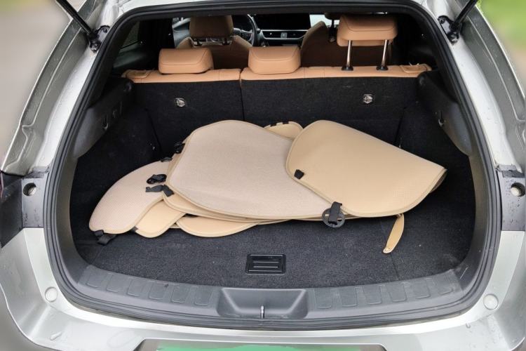 Used Lexus UX 2022 260h Explore-Edition Trunk