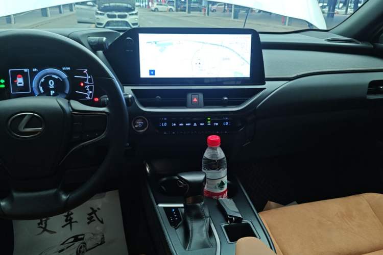 Used Lexus UX 2022 260h Explore Edition Audio And AC Panel