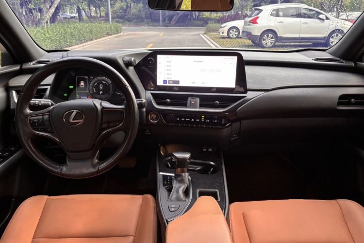 Used Lexus UX 2022 260h Explore-Cool Edition Center Console
