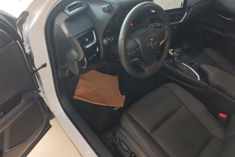 Used Lexus UX 2022 260h Explore-Edition Driver Seat