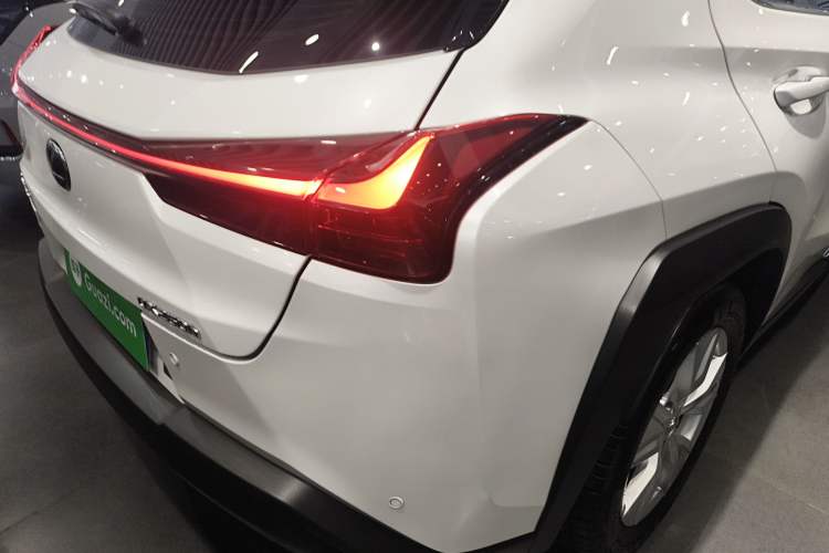 Used Lexus UX 2022 260h Explore-Edition Exterior 3