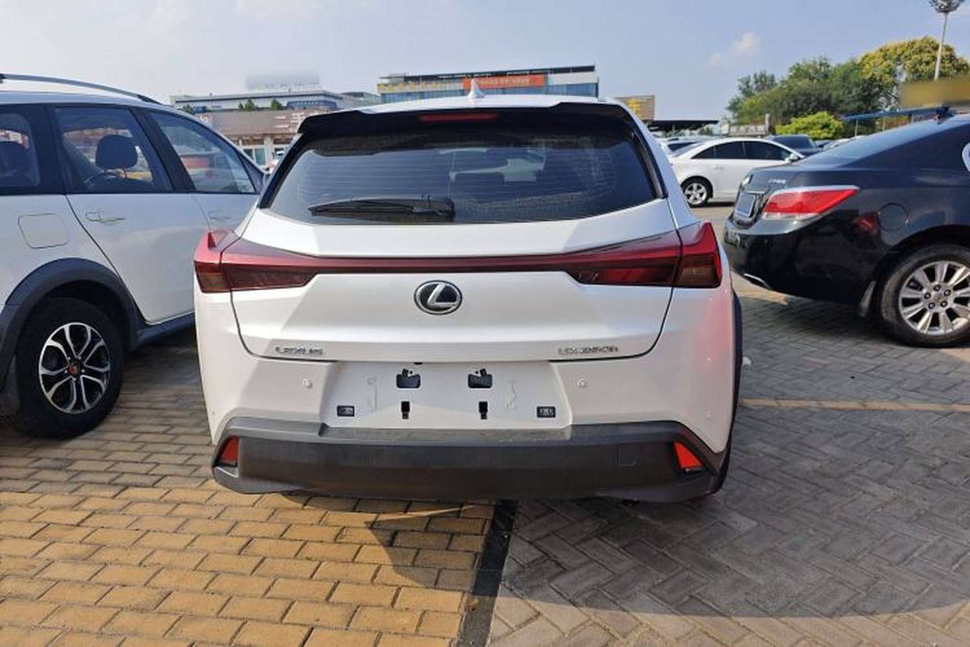 Used Lexus UX 2022 260h Explore-Cool Edition Exterior 4