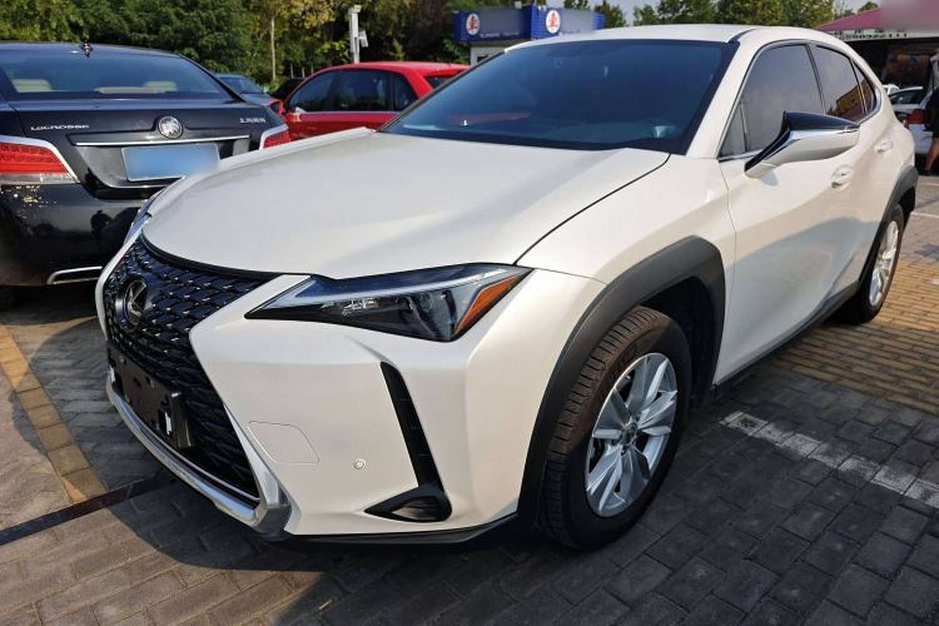 Used Lexus UX 2022 260h Explore-Cool Edition Front Left 45 Deg