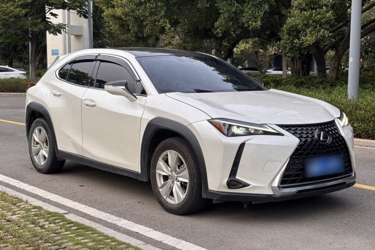 Used Lexus UX 2022 260h Explore-Cool Edition Front Right 45 Deg