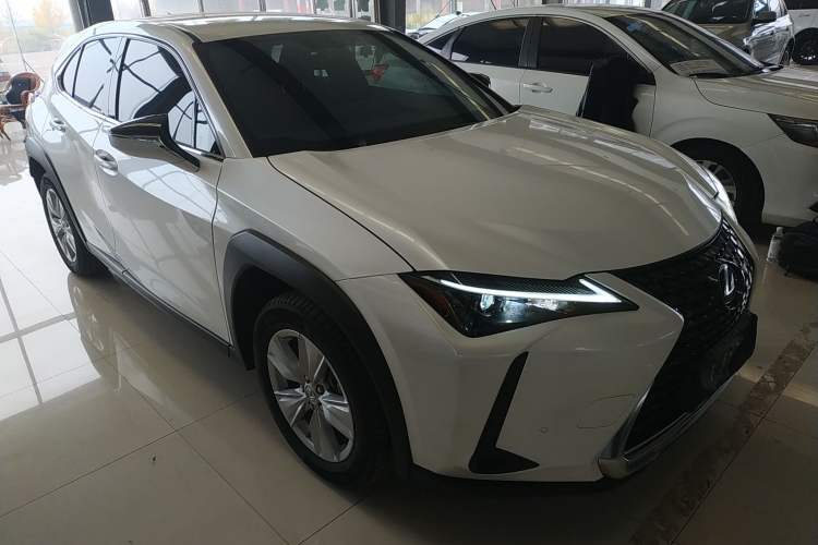 Used Lexus UX 2022 260h Explore-Cool Edition Front Right 45 Deg