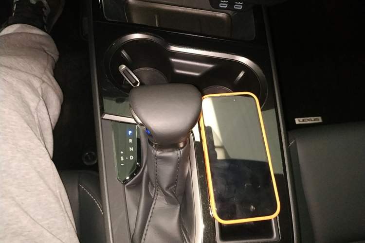 Used Lexus UX 2022 260h Explore-Cool Edition Gear Lever