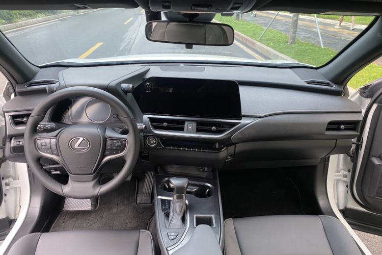 Used Lexus UX 2022 260h Explore-Edition Interior 2