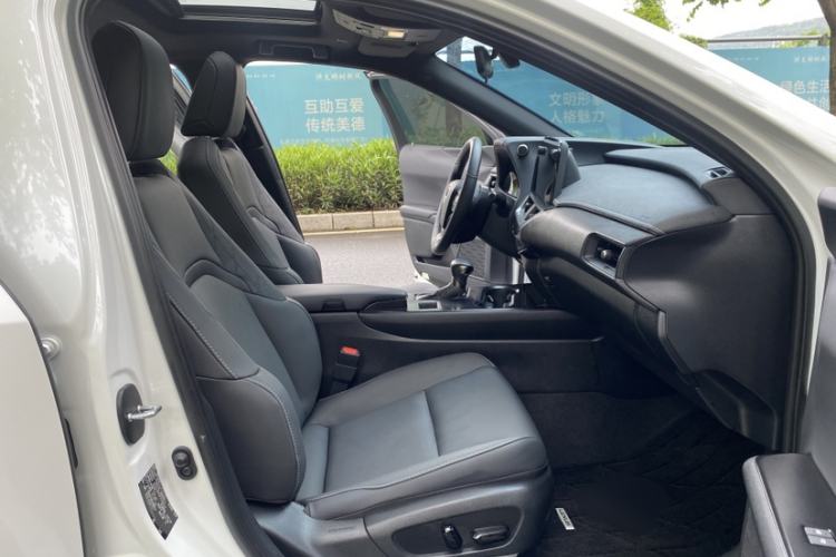 Used Lexus UX 2022 260h Explore-Edition Interior 3