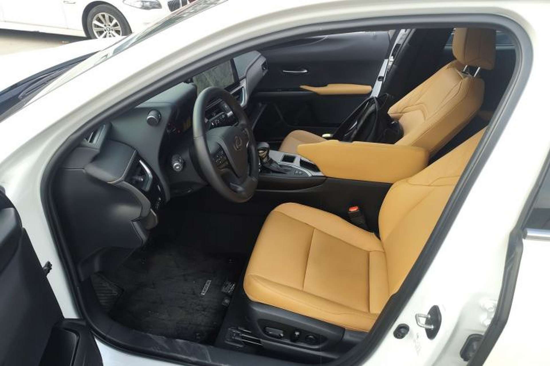 Used Lexus UX 2022 260h Explore-Edition Interior 3