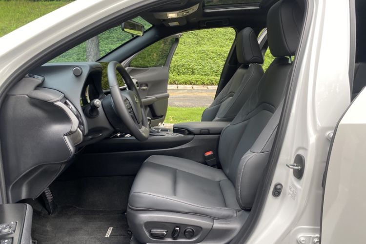Used Lexus UX 2022 260h Explore-Edition Interior 4