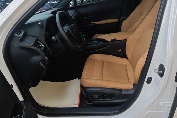 Used Lexus UX 2022 260h Explore-Edition Left Front Seat