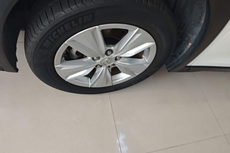 Used Lexus UX 2022 260h Explore-Edition Left Front Wheel Hub