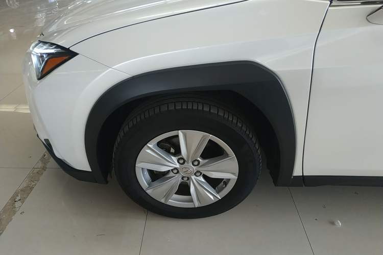 Used Lexus UX 2022 260h Explore-Cool Edition Left Front Wheel Hub