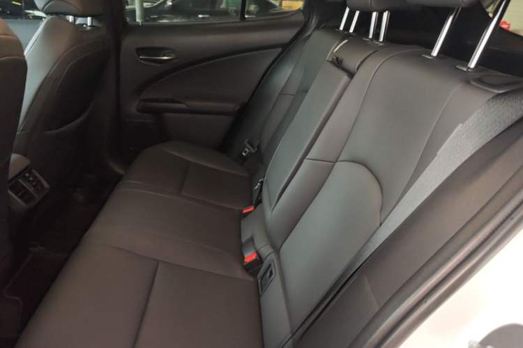 Used Lexus UX 2022 260h Explore-Edition Left Rear Seat
