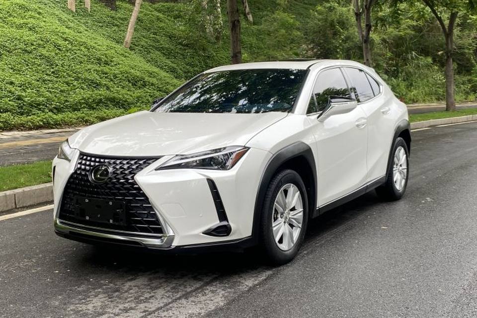 Lexus UX 2022