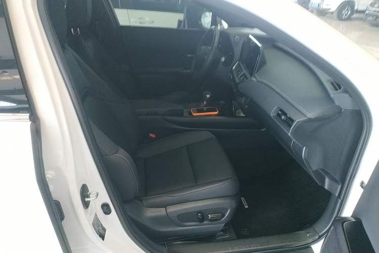 Used Lexus UX 2022 260h Explore-Cool Edition Right Front Seat
