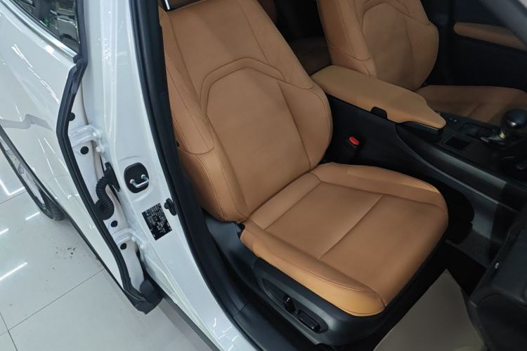 Used Lexus UX 2022 260h Explore-Edition Right Front Seat