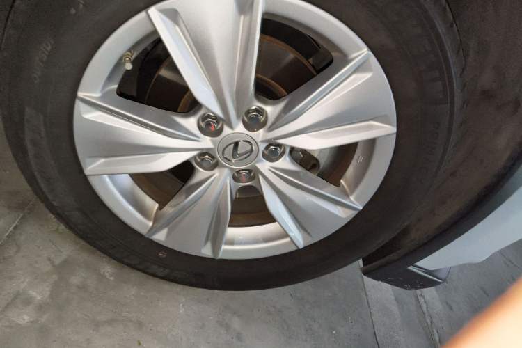 Used Lexus UX 2022 260h Explore-Cool Edition Right Front Wheel Hub