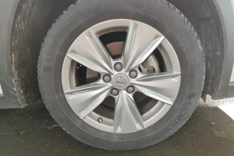 Used Lexus UX 2022 260h Explore-Cool Edition Right Front Wheel Hub