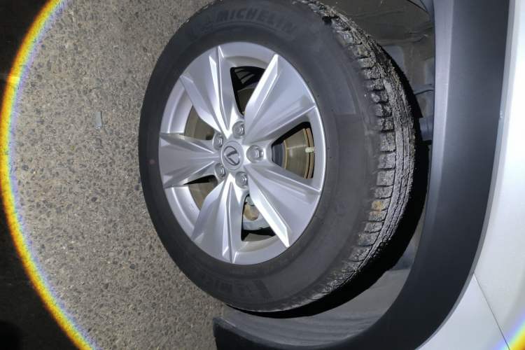 Used Lexus UX 2022 260h Explore Edition Right Front Wheel Hub