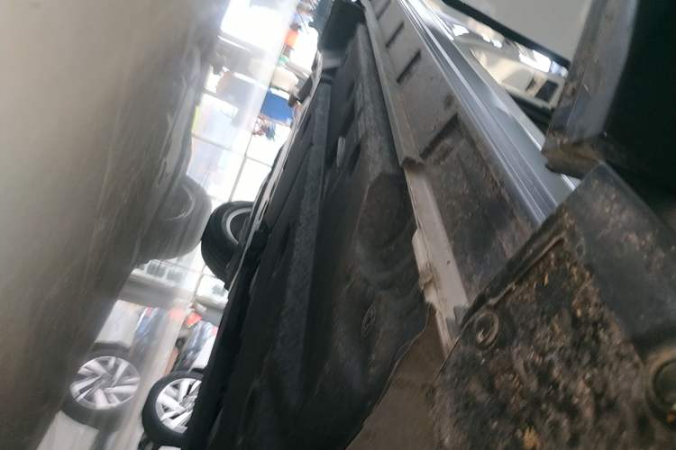 Used Lexus UX 2022 260h Explore-Cool Edition Right Side Sill