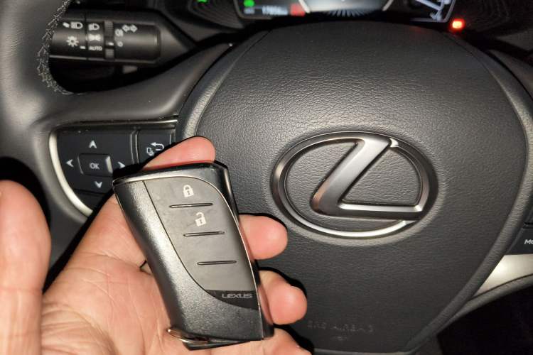 Used Lexus UX 2022 260h Explore-Cool Edition Vehicle Key