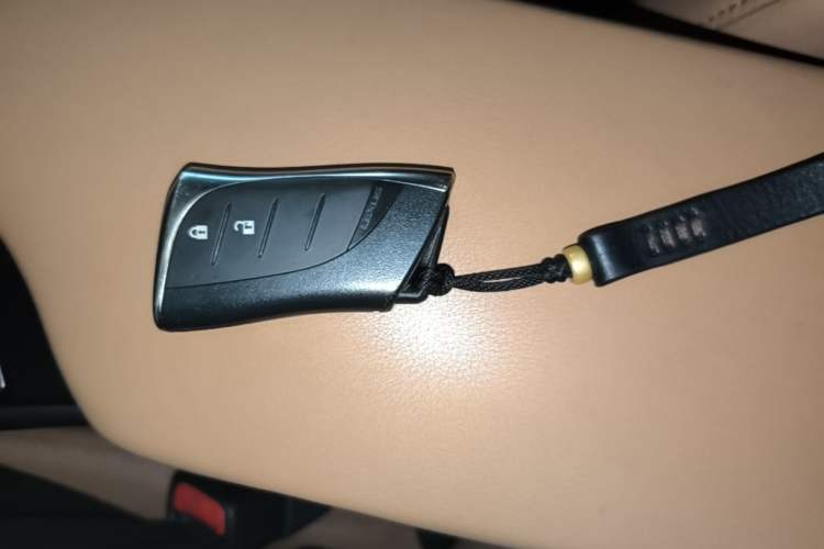 Used Lexus UX 2022 260h Explore-Cool Edition Vehicle Key