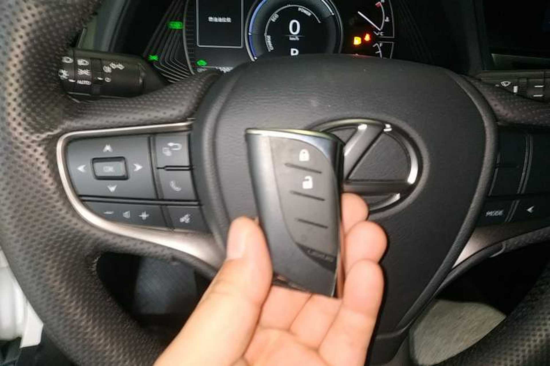 Used Lexus UX 2022 260h Explore-Cool Edition Vehicle Key