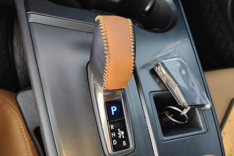 Used Lexus UX 2024 300h Adventure Edition Gear Lever