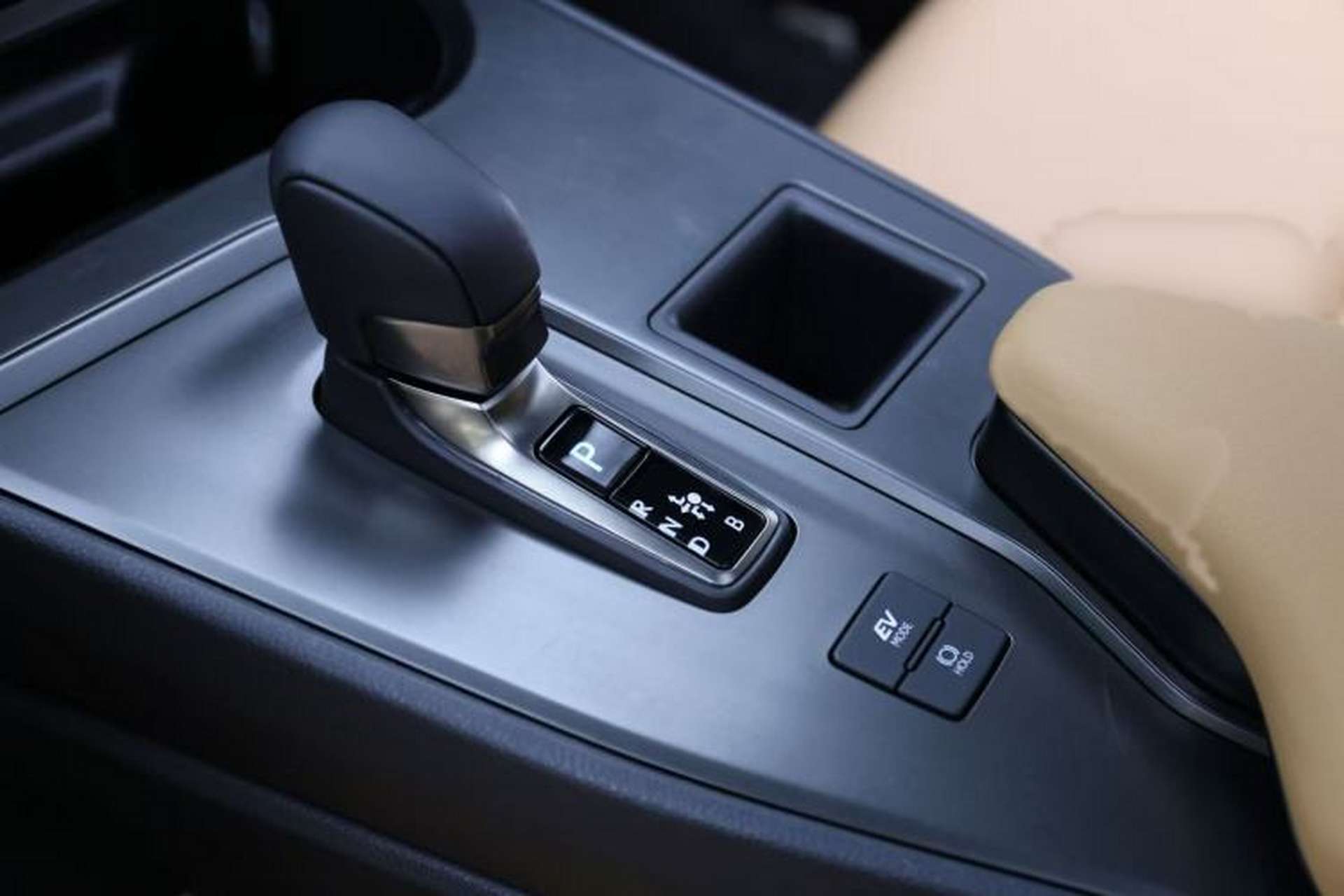 Used Lexus UX 2024 300h Adventure Edition Gear Lever