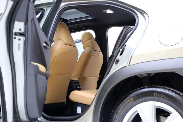 Used Lexus UX 2024 300h Adventure Edition Interior 4