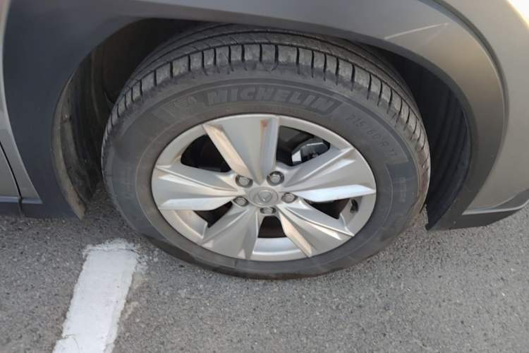 Used Lexus UX 2024 300h Adventure Edition Right Front Wheel Hub