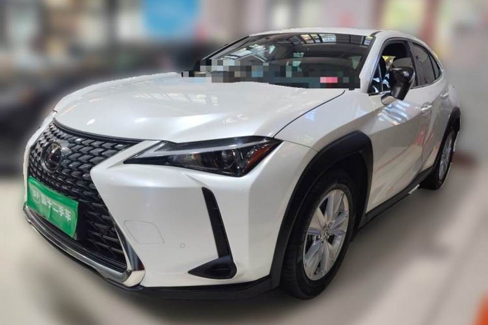 Lexus UX 2024
