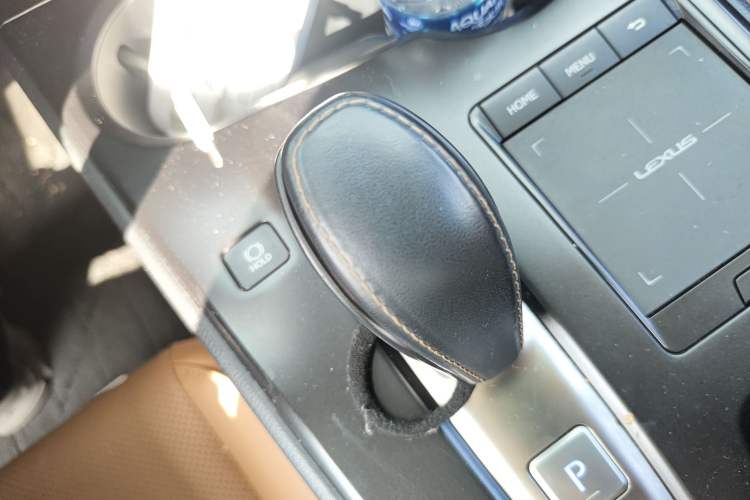 Used Lexus UX New Energy 2020 300e Pure·Joy Edition Gear Lever