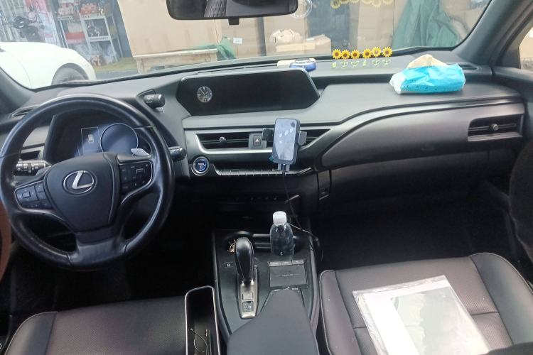 Used Lexus UX New Energy 2020 300e Pure·Joy Edition Center Console