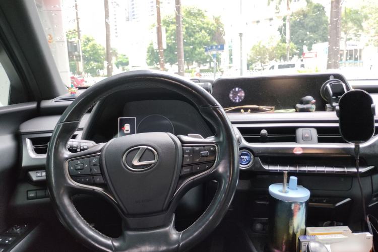 Used Lexus UX New Energy 2020 300e Pure·Joy Edition Center Console
