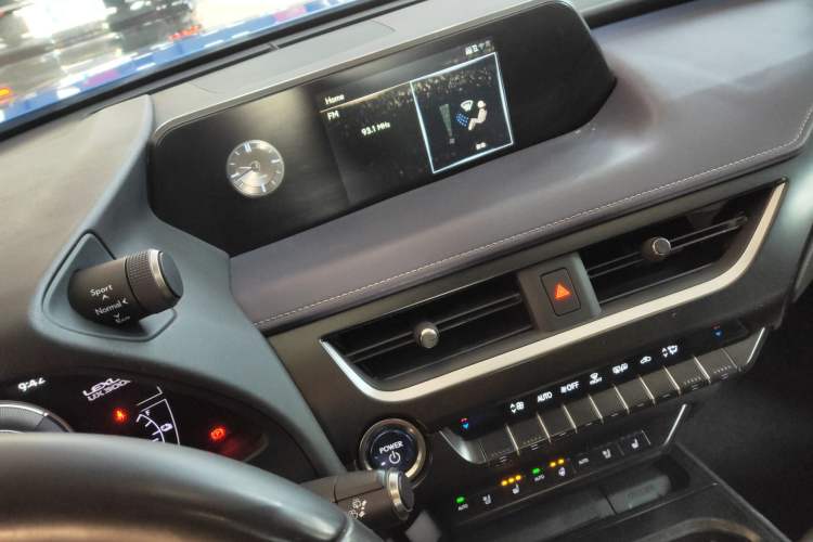Used Lexus UX New Energy 2020 300e Pure·Joy Edition Audio And AC Panel