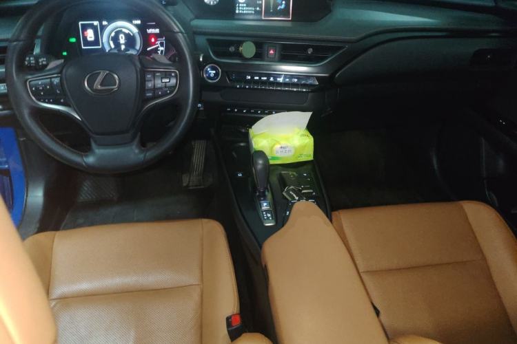 Used Lexus UX New Energy 2020 300e Pure·Joy Edition Center Console