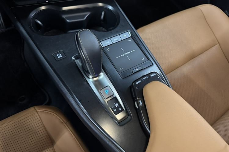Used Lexus UX New Energy 2020 300e Pure·Enjoy Edition Gear Lever