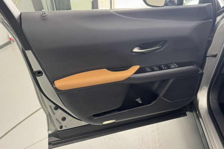 Used Lexus UX New Energy 2020 300e Pure·Enjoy Edition Interior 6