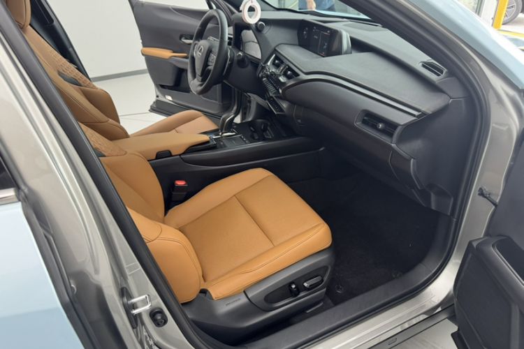Used Lexus UX New Energy 2020 300e Pure·Enjoy Edition Right Front Seat