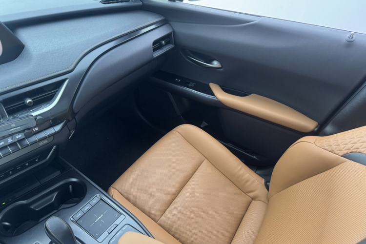 Used Lexus UX New Energy 2020 300e Pure·Enjoy Edition Interior 6