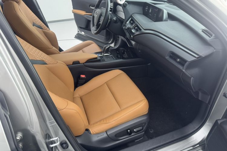 Used Lexus UX New Energy 2020 300e Pure·Enjoy Edition Right Front Seat