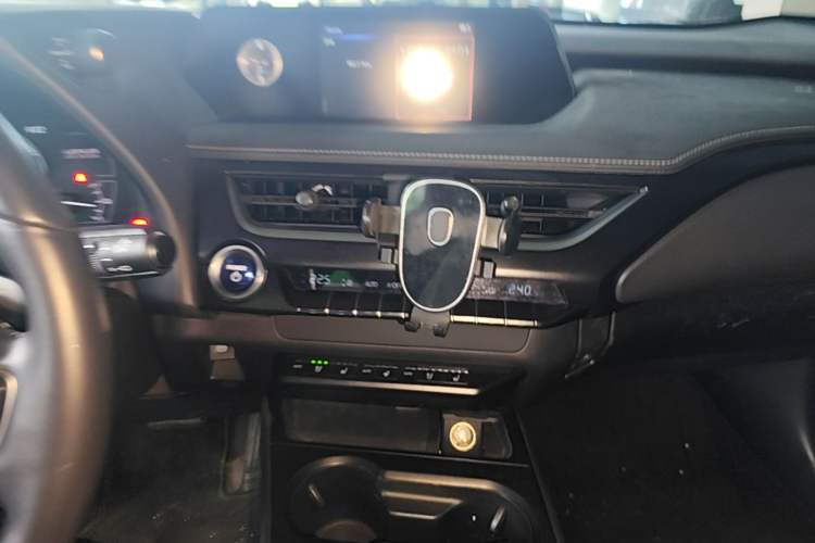 Used Lexus UX New Energy 2020 300e Pure·Joy Edition Audio And AC Panel