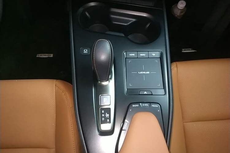 Used Lexus UX New Energy 2020 300e Pure·Joy Edition Gear Lever