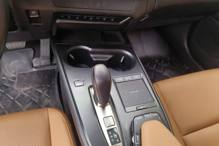 Used Lexus UX New Energy 2020 300e Pure·Joy Edition Gear Lever