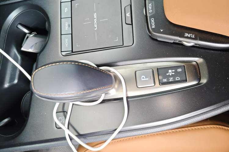 Used Lexus UX New Energy 2020 300e Pure·Joy Edition Gear Lever