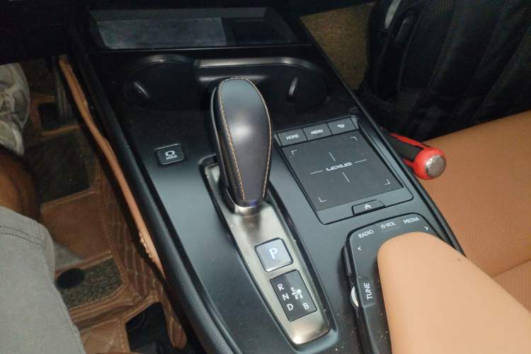 Used Lexus UX New Energy 2020 300e Pure·Joy Edition Gear Lever
